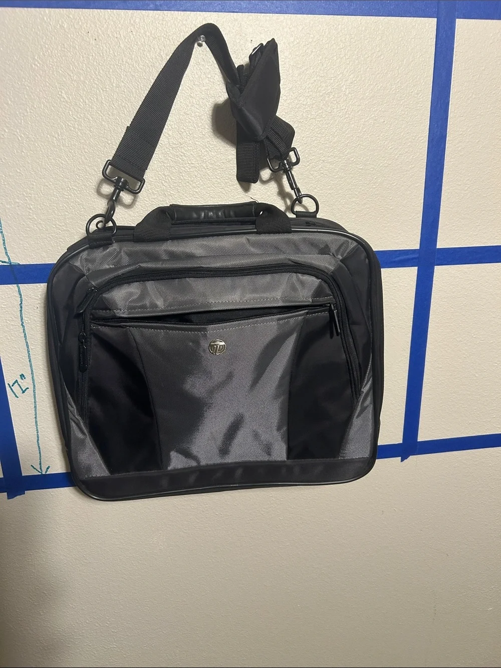Targus Black Men's Laptop Messenger Bag